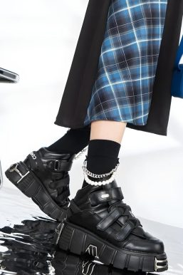 Grunge Chunky Metal Detailed Platform Boots