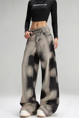 Grunge Sprayed Jeans