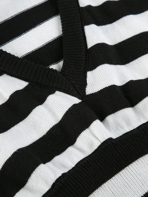 Grunge Striped Hooded Crop Top