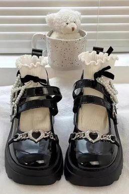 Chunky Platform Mary Jane Shoes with Heart Accessory for Trendy Style