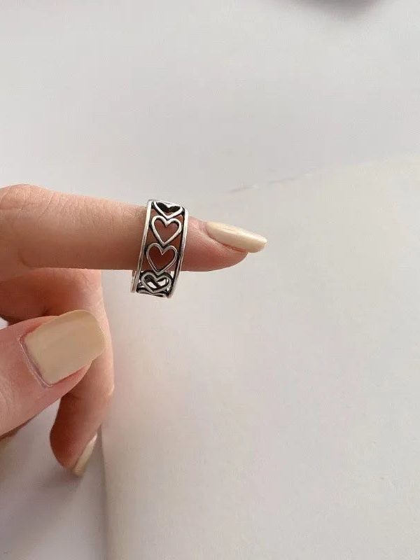 Hearts Band Ring