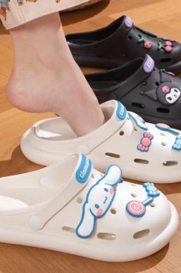 Hello Kitty Slippers