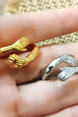 Hug Me Ring