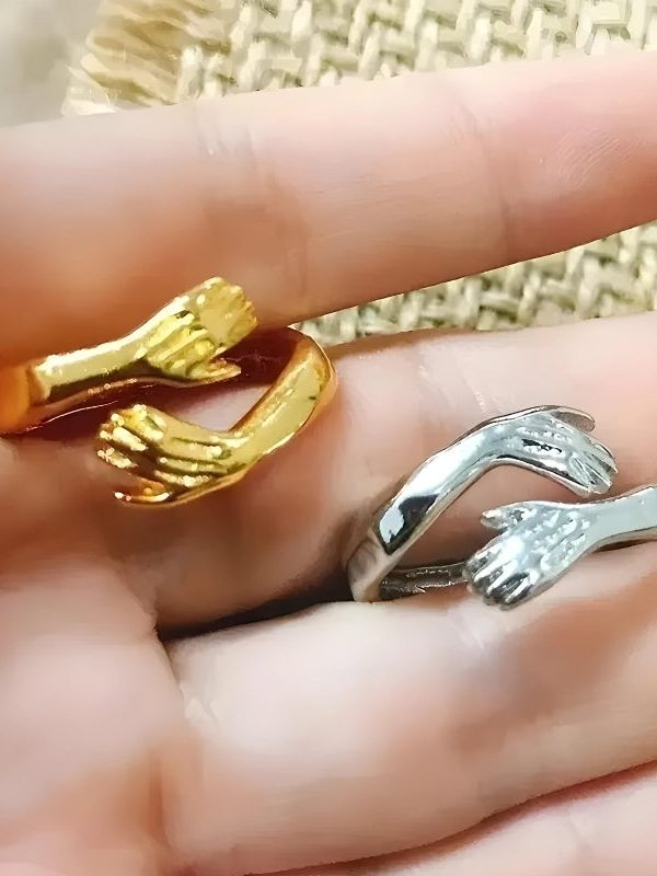 Hug Me Ring