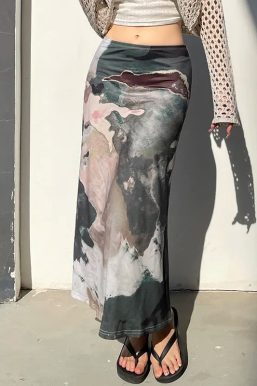 Low Rise Graphic Printed Midi Skirt