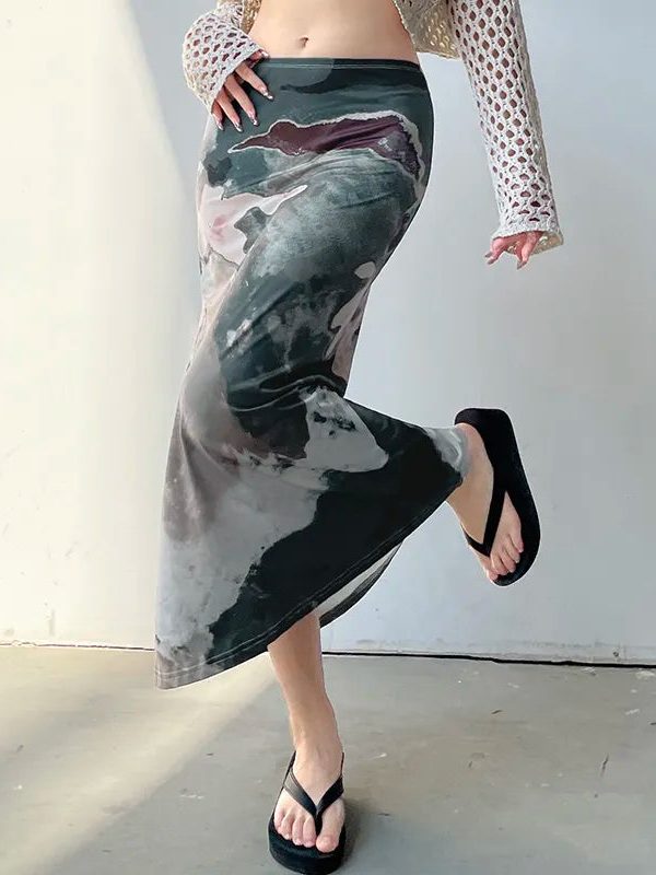 Low Rise Graphic Printed Midi Skirt