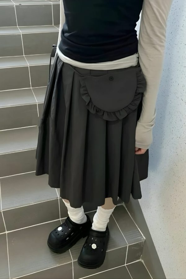 Pleated Pocket Midi Skirt