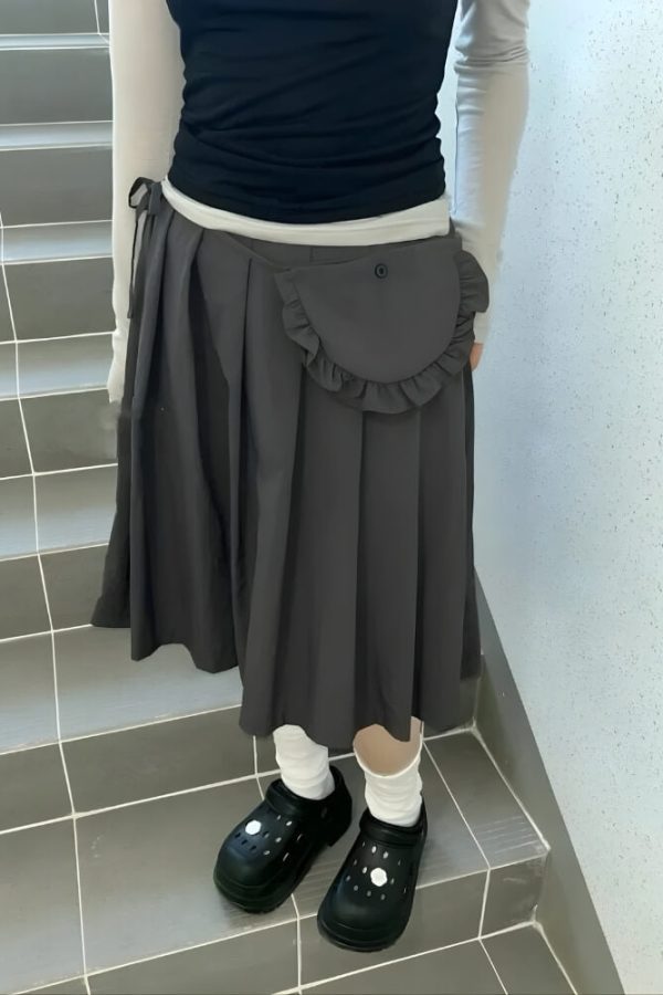 Pleated Pocket Midi Skirt