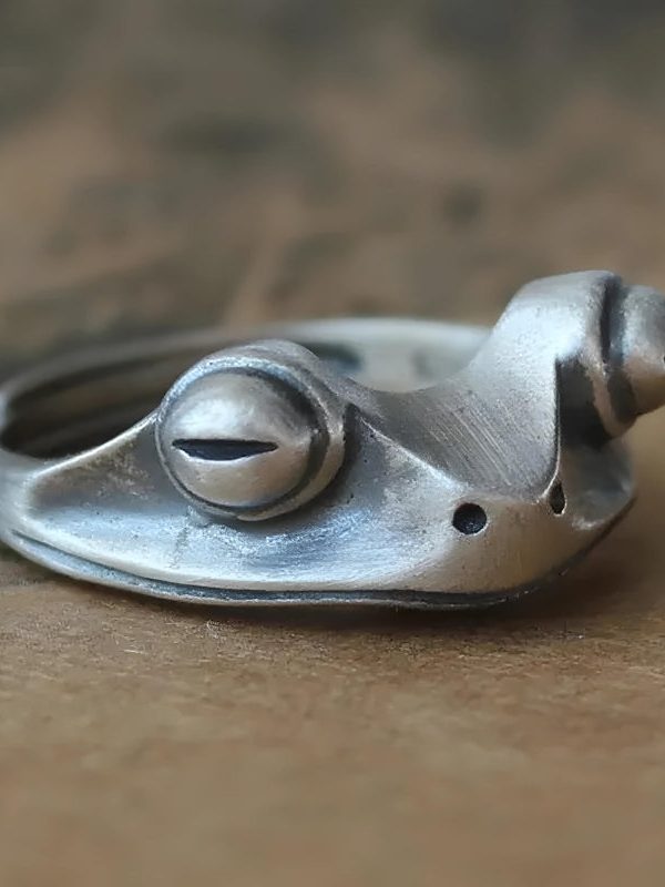 Sleeping Frog Ring