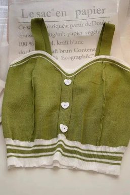 Soft Girl Heart Buttoned Knitted Crop Top