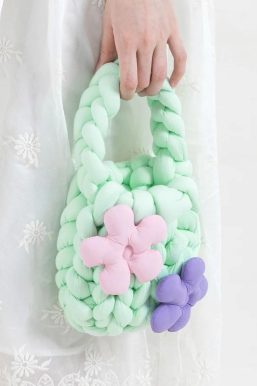 Soft Girl Super Bulky Yarn Handbag