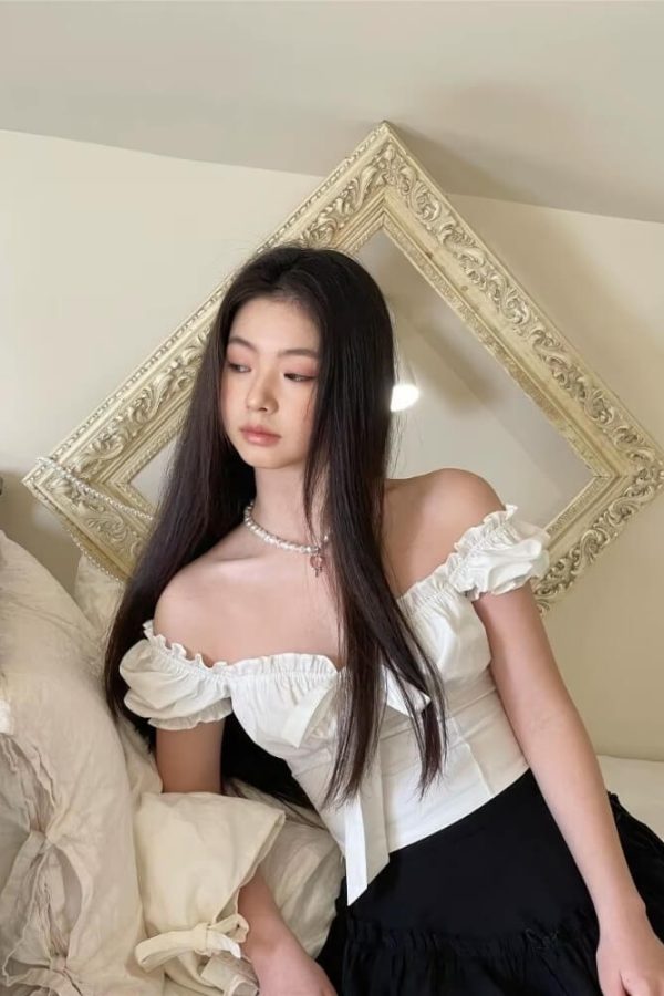 Sweetheart Off-Shoulder Top