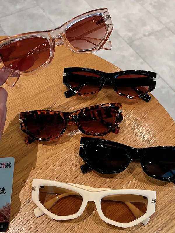 Stylish Vintage Cat Eye Sunglasses for Your Vintage Fall Outfits