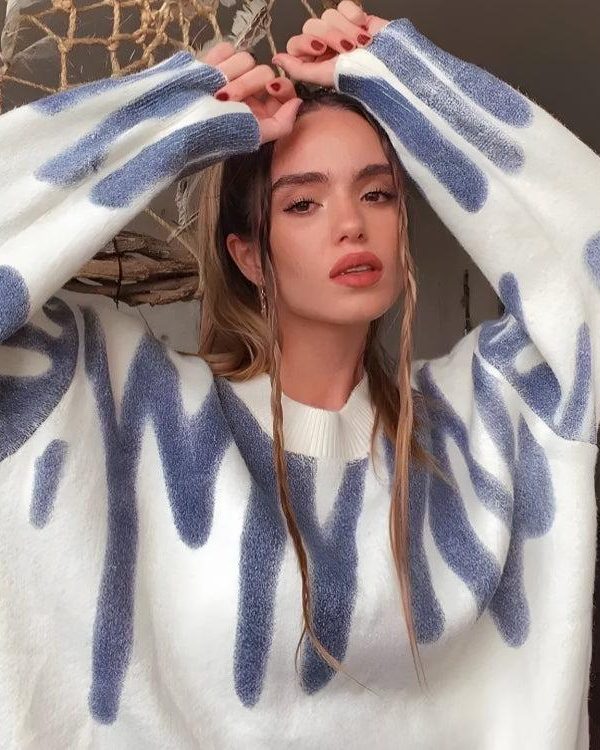 Wavy Line Design Knitted Sweater