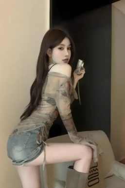 Y2K Off Shoulder Asymmetric Top